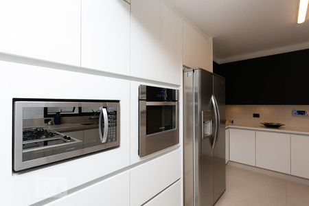 Casa à venda com 496m², 4 quartos e 4 vagas Casa à venda com 496m², 4 quartos e 4 vagasCozinha