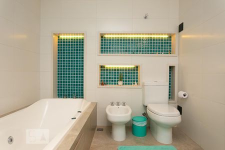 Casa à venda com 496m², 4 quartos e 4 vagas Casa à venda com 496m², 4 quartos e 4 vagasBanheiro da Suíte 3