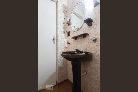 Casa à venda com 190m², 3 quartos e 2 vagas Casa à venda com 190m², 3 quartos e 2 vagasLavabo