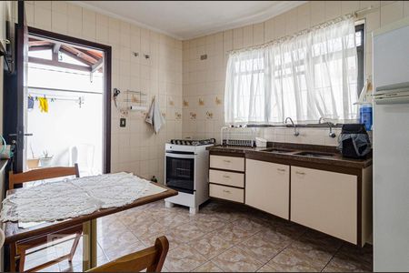 Casa à venda com 137m², 3 quartos e 2 vagasCozinha