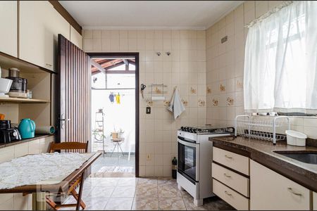 Casa à venda com 137m², 3 quartos e 2 vagasCozinha