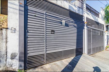 Casa à venda com 137m², 3 quartos e 2 vagasFachada