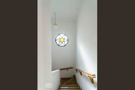 Casa à venda com 137m², 3 quartos e 2 vagasEscada