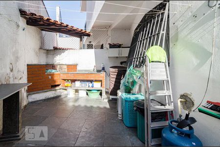 Casa à venda com 137m², 3 quartos e 2 vagasQuintal