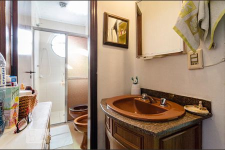 Casa à venda com 137m², 3 quartos e 2 vagasBanheiro da suíte