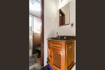 Casa à venda com 137m², 3 quartos e 2 vagasBanheiro