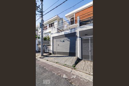 Casa à venda com 137m², 3 quartos e 2 vagasFachada