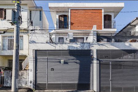 Casa à venda com 137m², 3 quartos e 2 vagasFachada