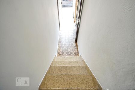 Casa à venda com 227m², 5 quartos e sem vaga Casa à venda com 227m², 5 quartos e sem vagaEscada de entrada