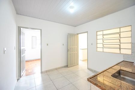 Casa à venda com 227m², 5 quartos e sem vaga Casa à venda com 227m², 5 quartos e sem vagaCozinha
