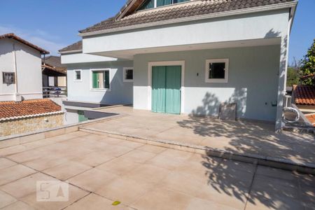 Casa de condomínio à venda com 500m², 4 quartos e 2 vagas Casa de condomínio à venda com 500m², 4 quartos e 2 vagasVaranda
