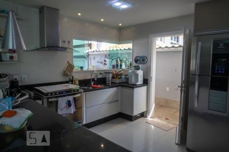 Casa de condomínio à venda com 500m², 4 quartos e 2 vagas Casa de condomínio à venda com 500m², 4 quartos e 2 vagasCozinha