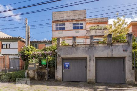 Casa à venda com 359m², 1 quarto e 1 vaga Casa à venda com 359m², 1 quarto e 1 vagaFachada