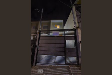 Casa à venda com 150m², 3 quartos e 4 vagas Casa à venda com 150m², 3 quartos e 4 vagasFachada