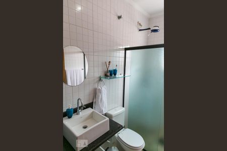 Casa à venda com 330m², 4 quartos e 2 vagas Casa à venda com 330m², 4 quartos e 2 vagasBanheiro 1