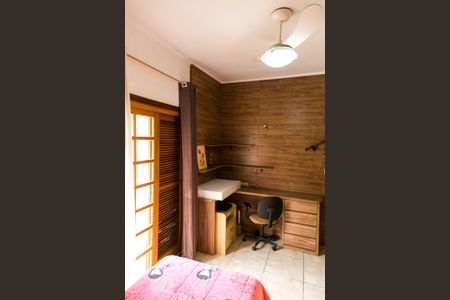 Casa à venda com 330m², 4 quartos e 2 vagas Casa à venda com 330m², 4 quartos e 2 vagasQuarto 1