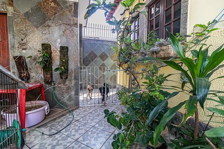 Casa à venda com 456m², 3 quartos e 3 vagas Casa à venda com 456m², 3 quartos e 3 vagasCanil