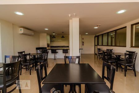 Apartamento à venda com 64m², 2 quartos e 2 vagas Apartamento à venda com 64m², 2 quartos e 2 vagasÁrea comum - Salão de festas