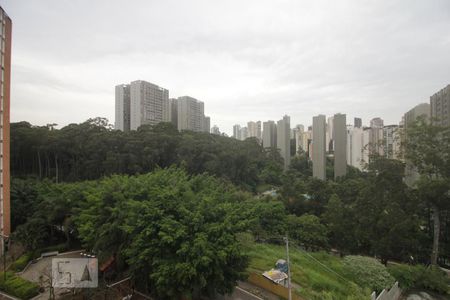 Vista da sala de apartamento para alugar com 1 quarto, 70m² em Vila Suzana, São Paulo
