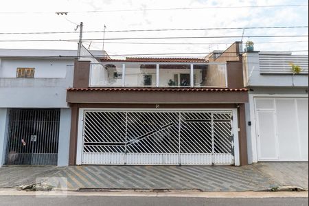 Casa à venda com 295m², 5 quartos e 3 vagas Casa à venda com 295m², 5 quartos e 3 vagasFachada