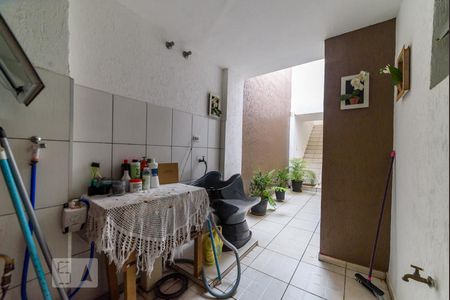 Casa à venda com 295m², 5 quartos e 3 vagas Casa à venda com 295m², 5 quartos e 3 vagasQuintal