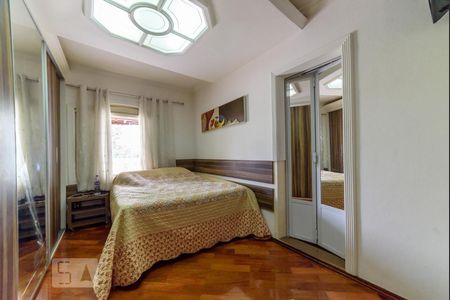 Casa à venda com 295m², 5 quartos e 3 vagas Casa à venda com 295m², 5 quartos e 3 vagasSuíte