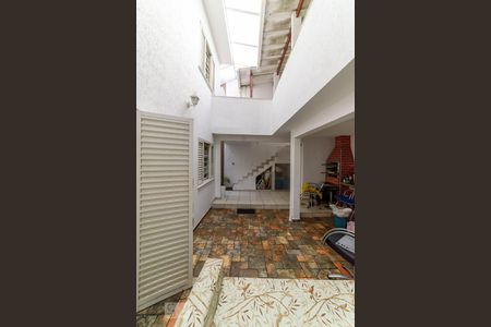 Casa à venda com 295m², 5 quartos e 3 vagas Casa à venda com 295m², 5 quartos e 3 vagasQuintal