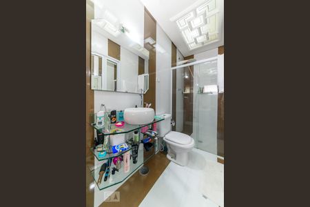 Casa à venda com 295m², 5 quartos e 3 vagas Casa à venda com 295m², 5 quartos e 3 vagasBanheiro da Suíte