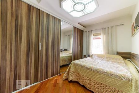 Casa à venda com 295m², 5 quartos e 3 vagas Casa à venda com 295m², 5 quartos e 3 vagasSuíte