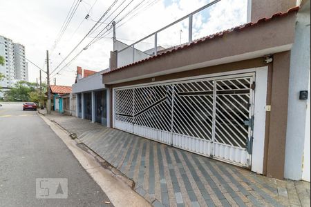 Casa à venda com 295m², 5 quartos e 3 vagas Casa à venda com 295m², 5 quartos e 3 vagasFachada