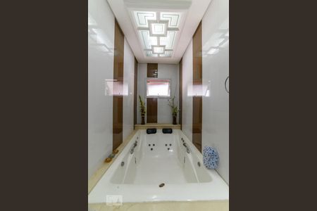 Casa à venda com 295m², 5 quartos e 3 vagas Casa à venda com 295m², 5 quartos e 3 vagasBanheiro da Suíte