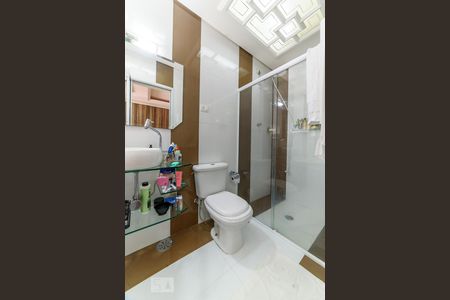 Casa à venda com 295m², 5 quartos e 3 vagas Casa à venda com 295m², 5 quartos e 3 vagasBanheiro da Suíte