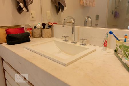 Apartamento à venda com 150m², 2 quartos e 2 vagas Apartamento à venda com 150m², 2 quartos e 2 vagasBanheiro Suíte 1