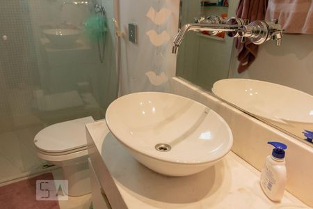 Apartamento à venda com 150m², 2 quartos e 2 vagas Apartamento à venda com 150m², 2 quartos e 2 vagasBanheiro Suíte 2