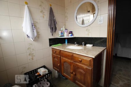 Casa à venda com 200m², 4 quartos e 5 vagasBanheiro 3