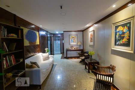 Apartamento à venda com 76m², 2 quartos e 1 vagaHall