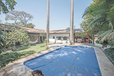Casa à venda com 540m², 4 quartos e 8 vagasPiscina