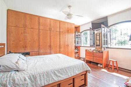 Casa à venda com 540m², 4 quartos e 8 vagasSuite 3 Master