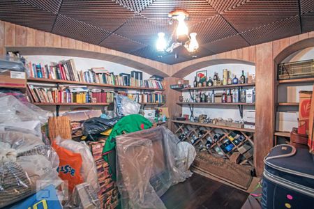 Casa à venda com 540m², 4 quartos e 8 vagasAdega