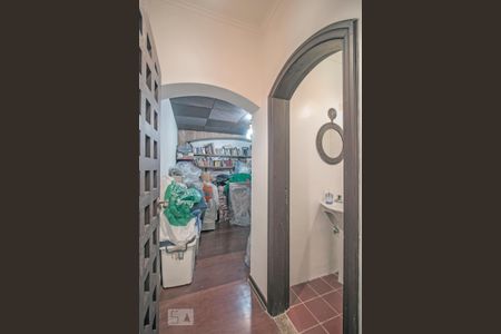 Casa à venda com 540m², 4 quartos e 8 vagasHall da Adega