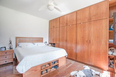 Casa à venda com 540m², 4 quartos e 8 vagasSuite 3 Master