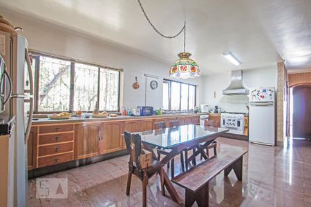 Casa à venda com 540m², 4 quartos e 8 vagasCozinha