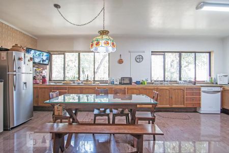 Casa à venda com 540m², 4 quartos e 8 vagasCozinha