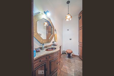 Casa à venda com 540m², 4 quartos e 8 vagasLavabo