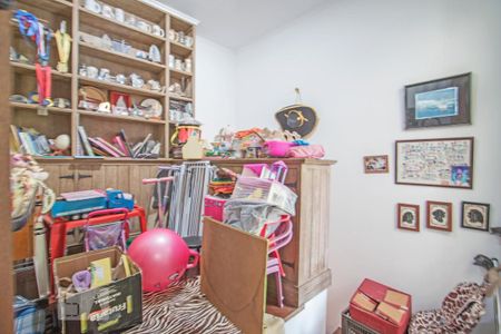 Casa à venda com 540m², 4 quartos e 8 vagasAnte-Sala da Adega