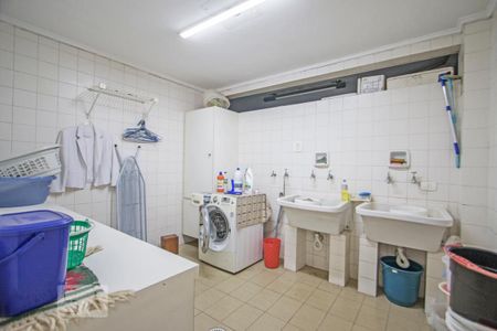 Casa à venda com 540m², 4 quartos e 8 vagasLavanderia