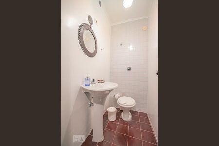 Casa à venda com 540m², 4 quartos e 8 vagasBanheiro da Adega