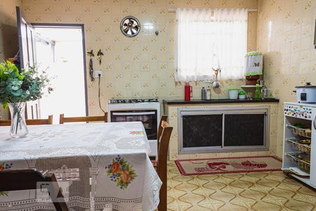 Casa à venda com 400m², 3 quartos e 2 vagasCasa 01 - Cozinha