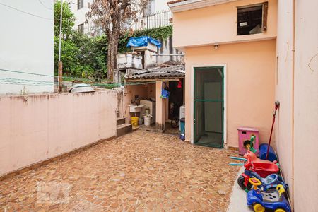 Casa à venda com 400m², 3 quartos e 2 vagasCasa 02 - Quintal