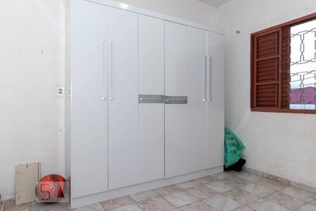 Casa à venda com 300m², 4 quartos e 4 vagas Casa à venda com 300m², 4 quartos e 4 vagasQuarto 4